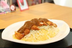 “勝”新太郎×市川”雷”蔵の「かつライス」が3,000食突破