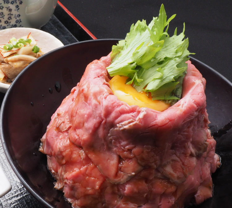 鎌倉『楠の木』が和風カフェレストランとして新装開店！ 6月1日から4日までローストビーフ丼を半額で提供