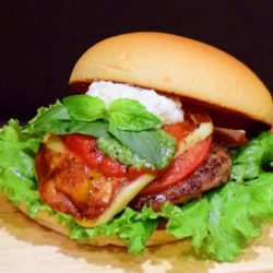 食材の王様コンビ！ 「緑黄色野菜の王様」ケールを使ったスムージーと 「王様の薬草」バジルを使ったハ ...